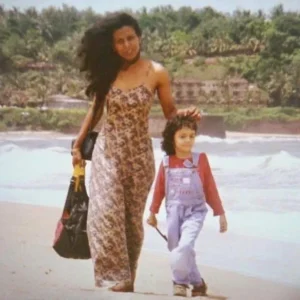 Childhood photo of Sharmila Nicolet with her mother