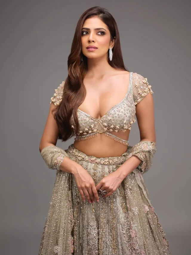 Malavika Mohanan: Biography, Career, and Net Worth